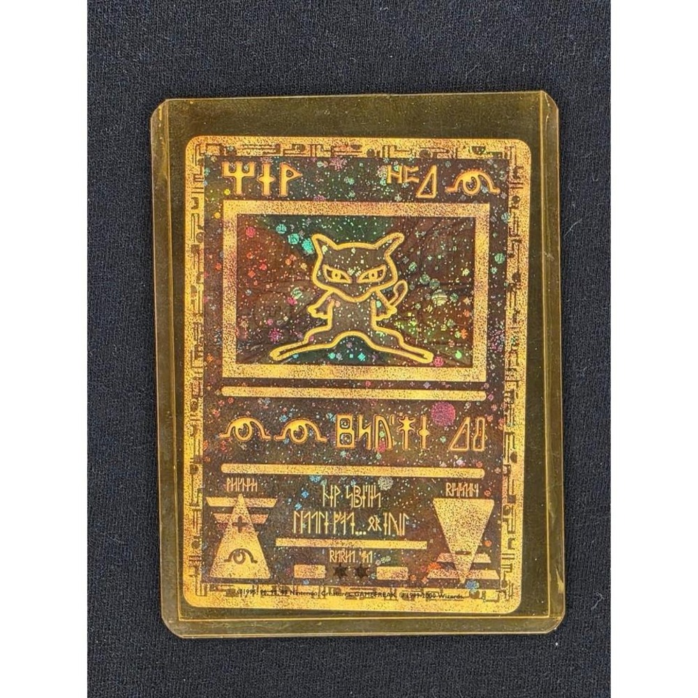 Mew Holo Rare Pokemon Card 1999 Base Set Unlimited Edition‎
